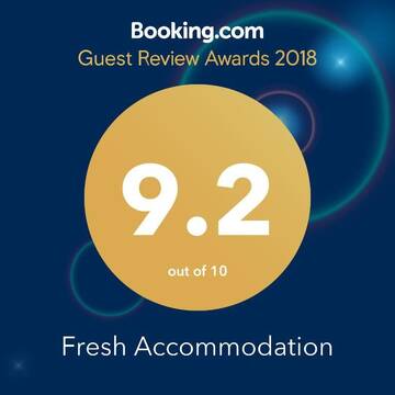 Фото номера Улучшенный номер с кроватью размера «king-size» Отель Fresh Accommodation г. Рэдэуци 13