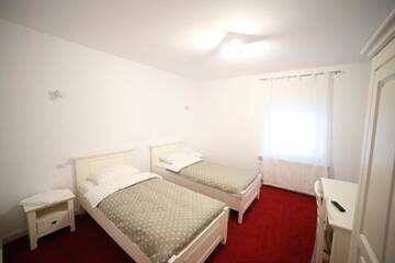 Фото номера Большой двухместный номер с 1 кроватью Отель Fresh Accommodation г. Рэдэуци 7