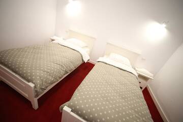 Фото номера Большой двухместный номер с 1 кроватью Отель Fresh Accommodation г. Рэдэуци 4
